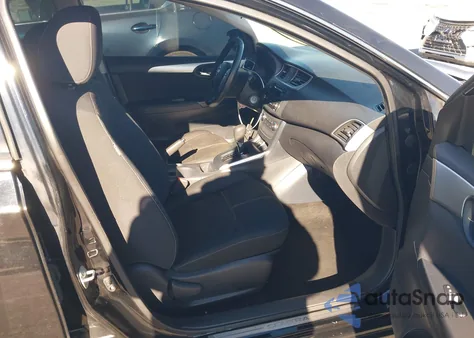 2017 Nissan Sentra S z USA, uszkodzony, nr VIN 3N1AB7AP5HY309969